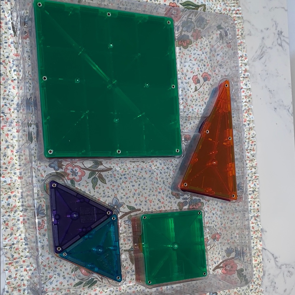Magna-Tiles Colorful Building Set